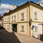 U Hradku 3*