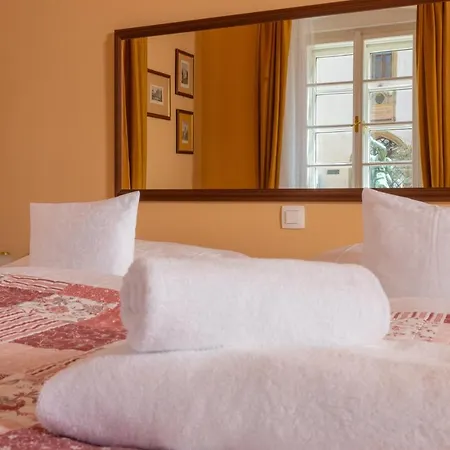 U Hradku 4* كوتنا هورا