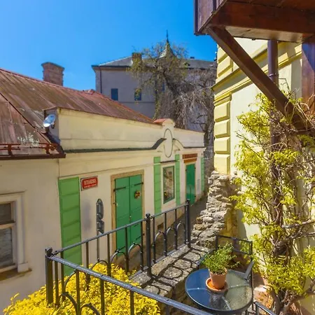 U Hradku بيت ضيافة 4*