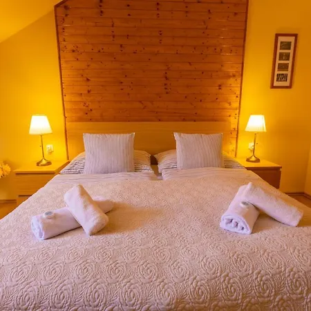 بيت ضيافة U Hradku