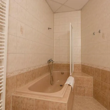 U Hradku Гостевой дом 3*