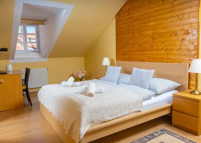 U Hradku Vendégház 4*